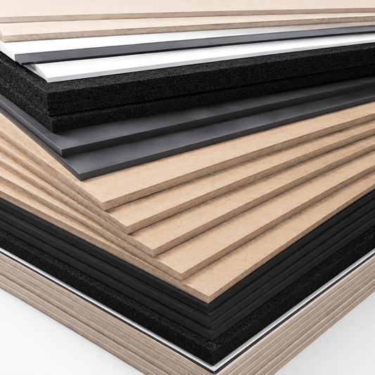 Gestapelde hout-, MDF- en acrylaatplaten uit de bestseller XL-bundel